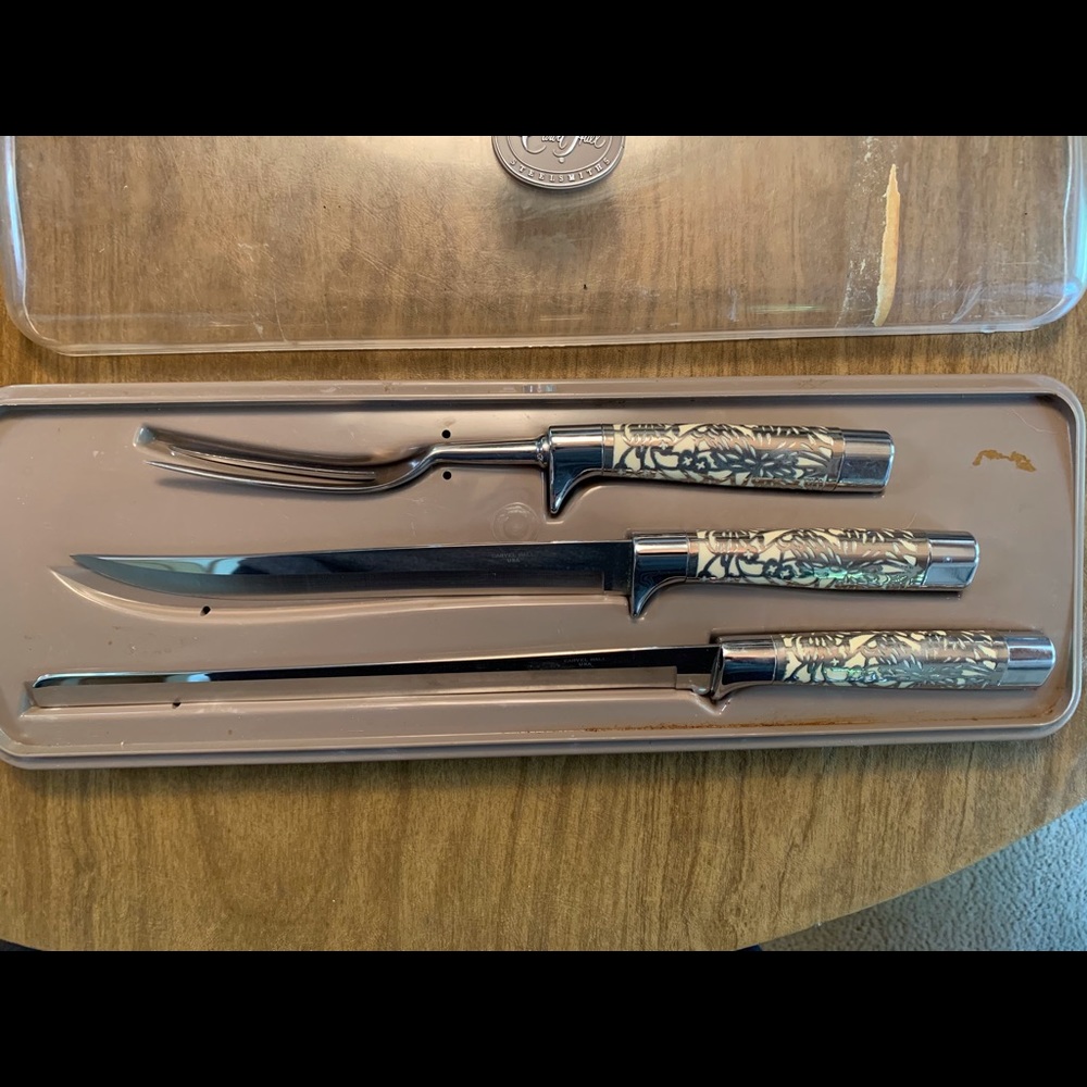 Vintage Carvel Hall by Briddell Carving 3Piece Set